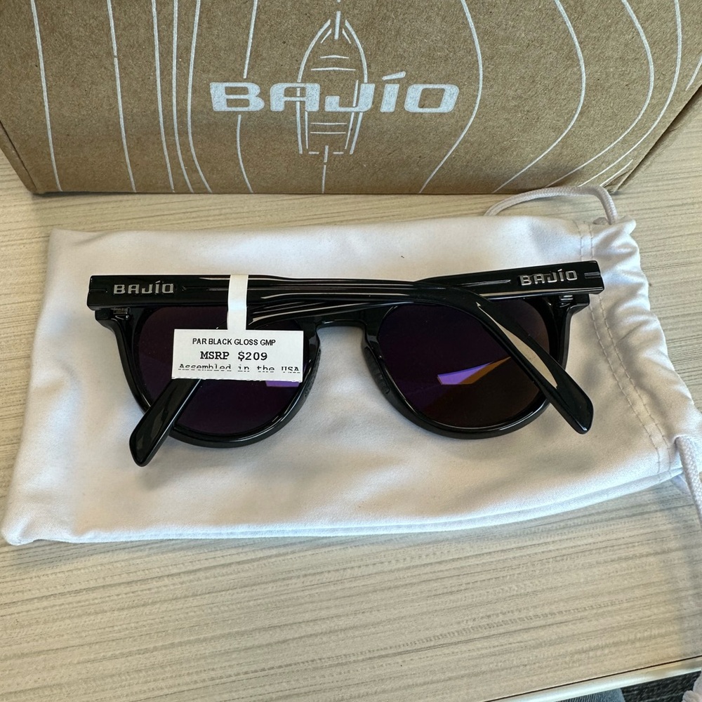 Bajío Paraiso Black Sunglasses with Polarized Green Mirror Lenses Fishing - Picture 2 of 12